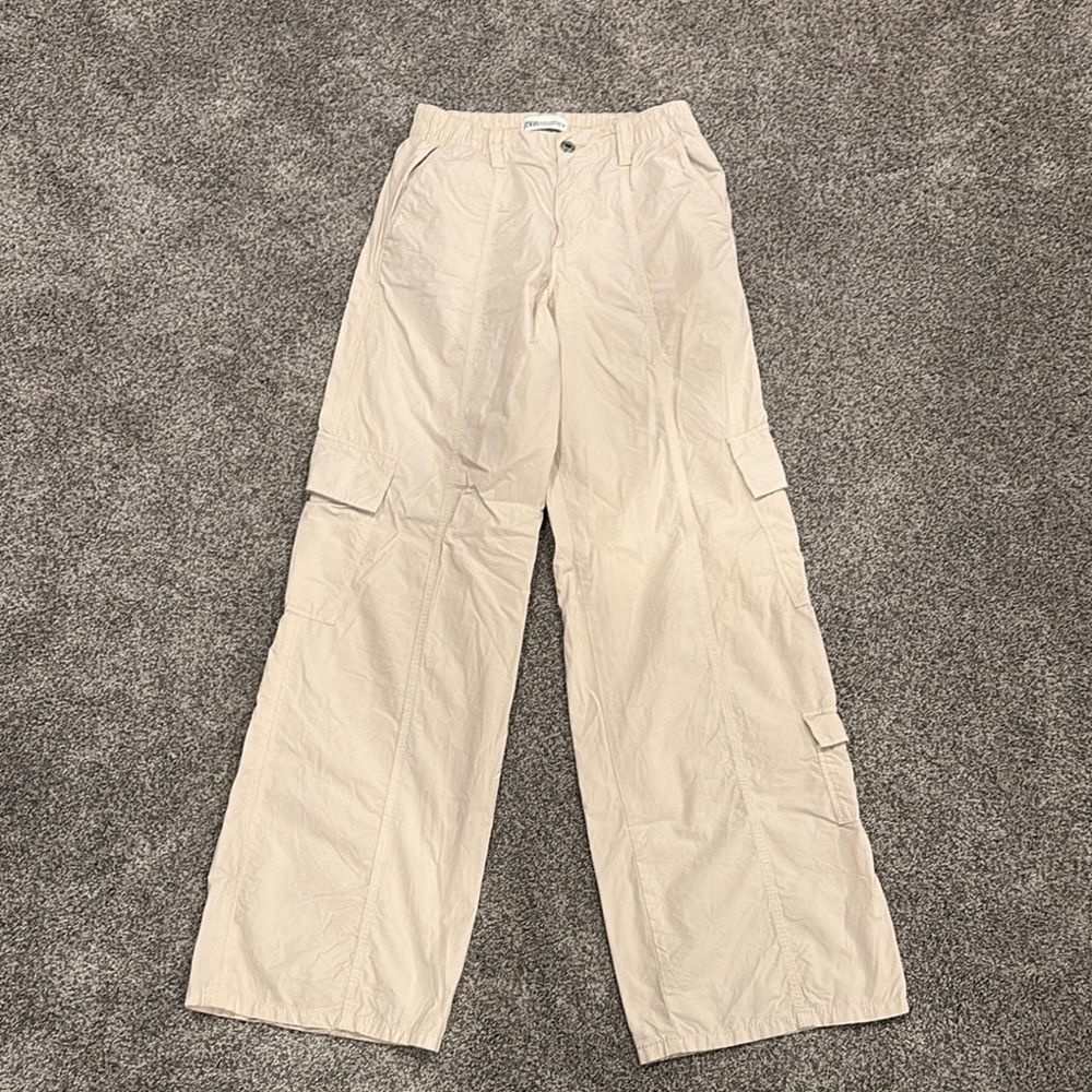 Woman’s Cream Cargo Pants